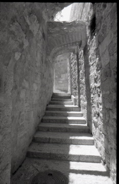 Narrow Ascent. Israel 1986 Photo by Wil Robinson